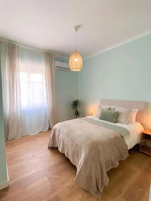 Bright Flat Rosaleda Apartment Malaga 0*,